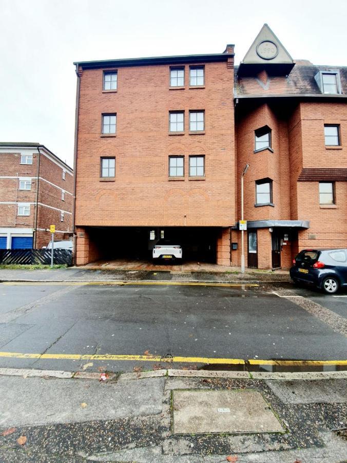 Chelmsford Town Centre Apartments With Car Parking 外观 照片